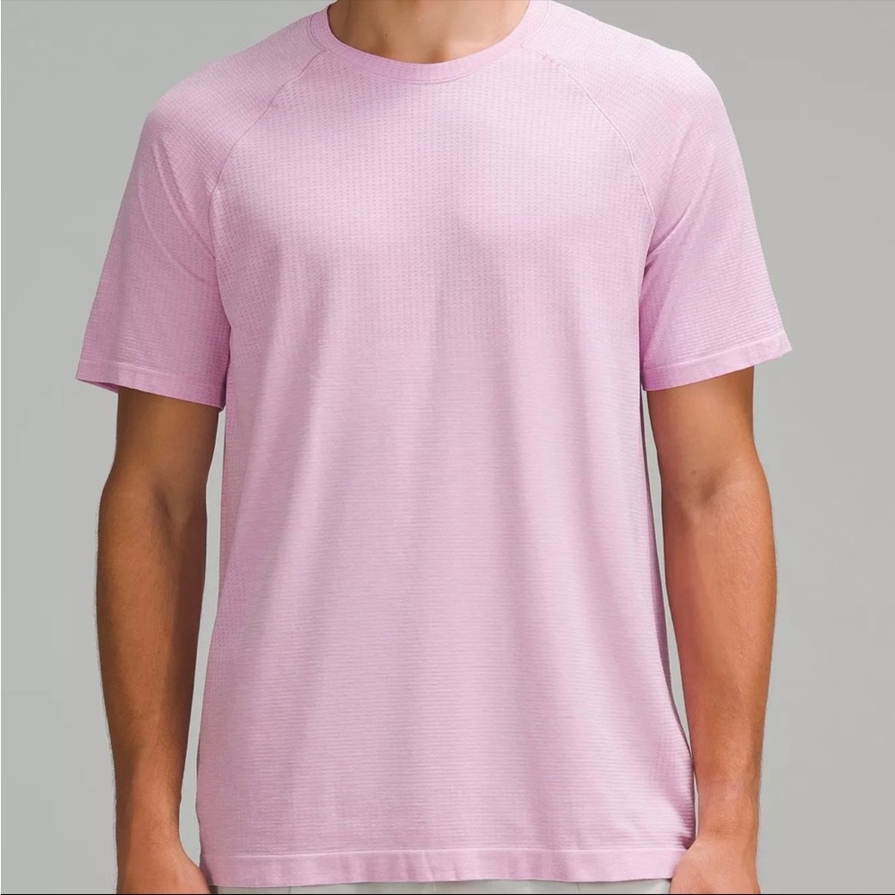 Lululemon Men’s Medium Metal Vent Tech 2.0 Shirt - Pink